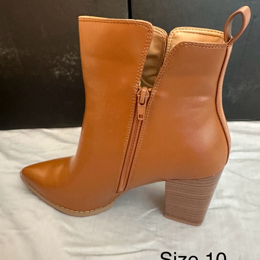 Tan Ankle Boots NEW IN BOX - Picture 2 of 7